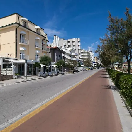 Ξενοδοχείο Sole 2*